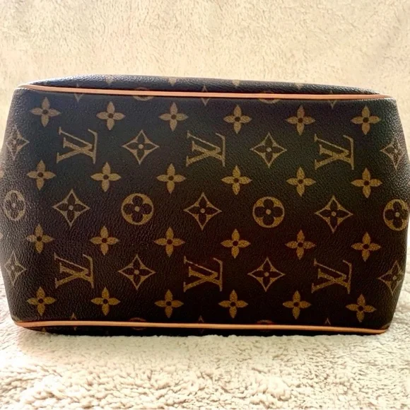 👑✅PRICE FIRM✅AUTHENTIC Louis Vuitton Small Vertical Batignolles - Picture 5 of 16